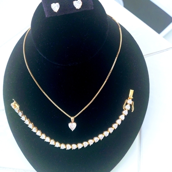 no brand custom made Jewelry - 𝅺THREE piece heart shaped cubic zirconia neckless, bracelet, earings